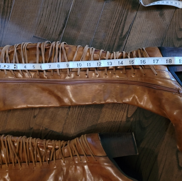Boots, NWOT, never worn only tried on in house. Beautiful colour boots Size 6.5. - Picture 2 of 6